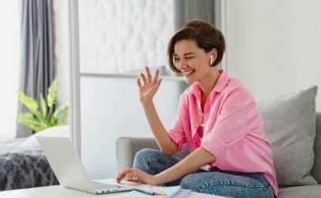 Equidad y desarrollo: el impacto del inglés en las oportunidades laborales de mujeres en Chile Equidad y desarrollo: el impacto del inglés en las oportunidades laborales de mujeres en Chile