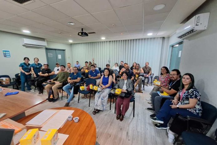 Hospital de Castro avanza en cuidado de personas con diabetes e implementa innovador sistema de monitoreo de glucosa a distancia Hospital de Castro avanza en cuidado de personas con diabetes e implementa innovador sistema de monitoreo de glucosa a distancia