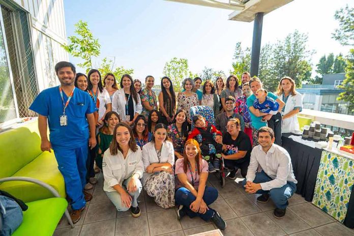 Proyecto de terapias complementarias en Hospital Padre Hurtado beneficiará a niños y jóvenes con daño neurológico Proyecto de terapias complementarias en Hospital Padre Hurtado beneficiará a niños y jóvenes con daño neurológico