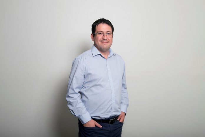 Psicólogo advierte cómo el cambio de horario afecta nuestra salud mental y qué hacer para minimizar su impacto Psicólogo advierte cómo el cambio de horario afecta nuestra salud mental y qué hacer para minimizar su impacto