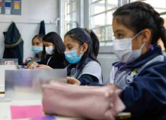 ¿Vuelve el uso obligatorio de la mascarilla con la alerta sanitaria? Experta responde
