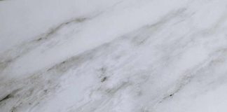 Cómo mantener tu piel radiante y saludable a los 50: Claves para un cuidado efectivo y consciente