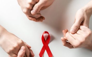 Jóvenes de 25 a 29 años lideran casos de VIH en Chile: organización mundial hace un llamado a reforzar educación sexual y uso del preservativo Jóvenes de 25 a 29 años lideran casos de VIH en Chile: organización mundial hace un llamado a reforzar educación sexual y uso del preservativo