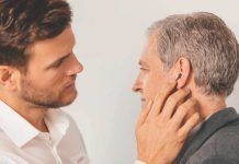 Expertos explican los beneficios de usar dos audífonos para combatir la pérdida auditiva