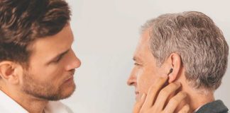 Expertos explican los beneficios de usar dos audífonos para combatir la pérdida auditiva