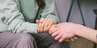 Menos estrés, más salud emocional ¿qué pueden hacer las empresas para promover un entorno saludable y seguro