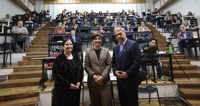 Ministra Aguilera inaugura año académico en la Escuela de Salud Pública de la Universidad de Chile y delinea estrategias para un sistema de salud integrado y equitativo