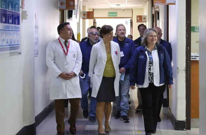 Ministra de Salud constata estrategias de  desarrollo implementadas en el Instituto  Traumatológico  Ministra de Salud constata estrategias de  desarrollo implementadas en el Instituto  Traumatológico