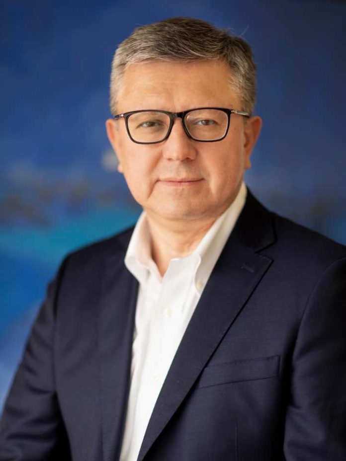 Roberto Fuentes, gerente de Estudios de la Asociación de AFP Trabajadores jóvenes afiliados a las AFP caen en casi 200 mil personas en los últimos cinco años