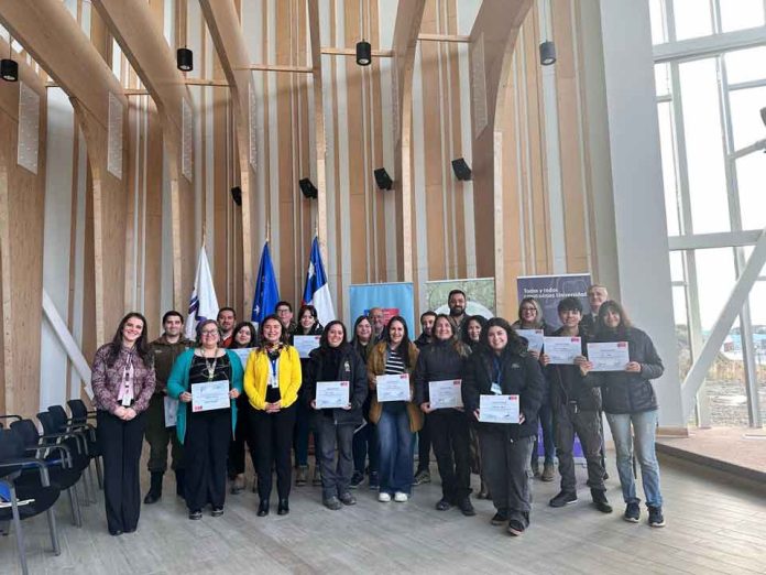Seremi de salud realiza primera jornada de formación de líderes comunitarios en tenencia responsable de mascotas en Puerto Williams Seremi de salud realiza primera jornada de formación de líderes comunitarios en tenencia responsable de mascotas en Puerto Williams