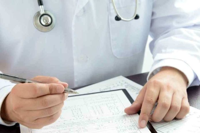 Caso Licencias Médicas: ¿Se puede restituir el dinero malversado y responsabilizar a los funcionarios sancionados pese a su renuncia?