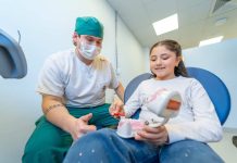 Docentes de Odontopediatría se reúnen para fortalecer la formación y colaboración académica Docentes de Odontopediatría se reúnen para fortalecer la formación y colaboración académica