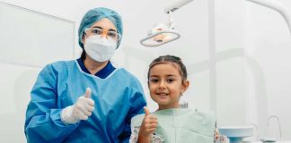 El rol clave de los padres en la formación de hábitos de higiene: El 70% de los niños menores de seis años tiene caries en Chile