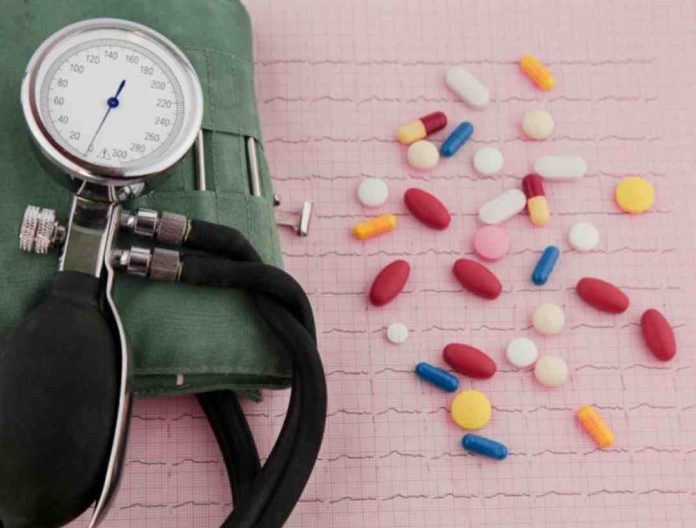 El uso de medicamentos sin control un riesgo silencioso para la presión arterial El uso de medicamentos sin control: un riesgo silencioso para la presión arterial