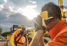 Estudio identifica los factores urbanos más dañinos para la audición de trabajadores en industrias productivas