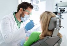 Flúor bajo la lupa: qué dice la evidencia y cómo se usa en Chile este aliado clave para cuidar la salud bucal Flúor bajo la lupa: qué dice la evidencia y cómo se usa en Chile este aliado clave para cuidar la salud bucal