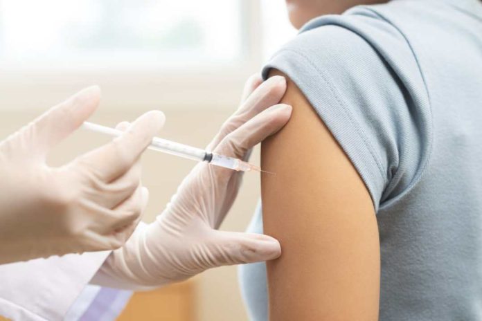 Hacen llamado urgente a vacunarse ante alza de virus respiratorios “La vacuna es gratuita y está disponible en todo el país” Hacen llamado urgente a vacunarse ante alza de virus respiratorios “La vacuna es gratuita y está disponible en todo el país”