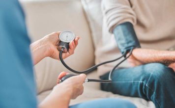La hipertensión afecta a uno de cada tres chilenos: una enfermedad potencialmente mortal La hipertensión afecta a uno de cada tres chilenos: una enfermedad potencialmente mortal