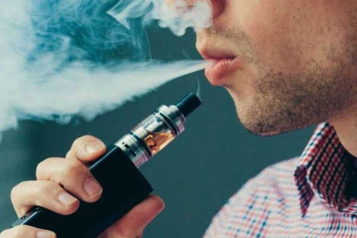 Entra en vigor la ley que regula los vapeadores: ¿Cuáles son los daños y riesgos que causan a la salud?