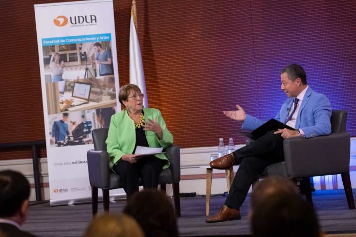 Michelle Bachelet “Quien asuma la conducción de Chile debe hacerse cargo de los desafíos sociales que enfrentamos. Debe estar consciente del estado emocional de nuestro país” Michelle Bachelet: “Quien asuma la conducción de Chile debe hacerse cargo de los desafíos sociales que enfrentamos. Debe estar consciente del estado emocional de nuestro país”