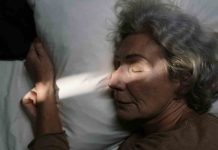 Personas mayores con sueño anormal tienen 10,9 veces más probabilidades de tener depresión Personas mayores con sueño anormal tienen 10,9 veces más probabilidades de tener depresión