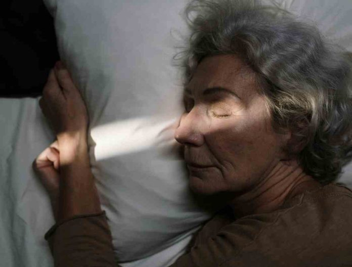 Personas mayores con sueño anormal tienen 10,9 veces más probabilidades de tener depresión Personas mayores con sueño anormal tienen 10,9 veces más probabilidades de tener depresión