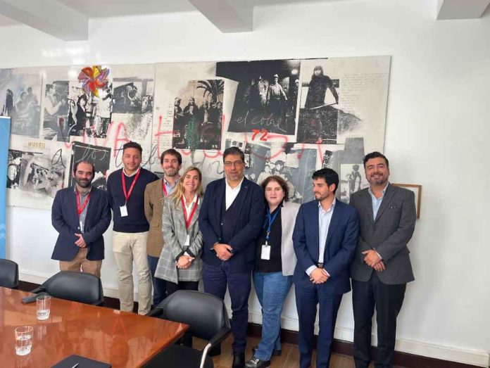 Dirección del Trabajo y residencias para Personas Mayores logran inédito acuerdo que les permitirá operar en turnos clínicos