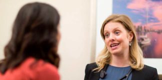 Cáncer antes de los 40: Experta de Mayo Clinic comparte 3 temas que los pacientes más jóvenes suelen querer discutir