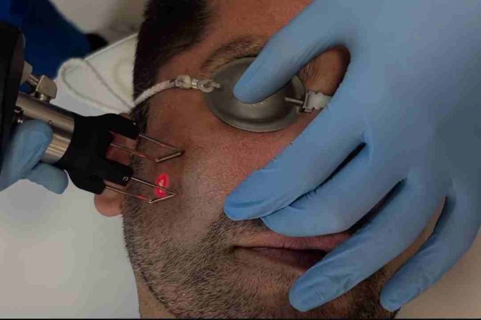 El láser que rejuvenece sin dejar huella ya se aplica en Chile