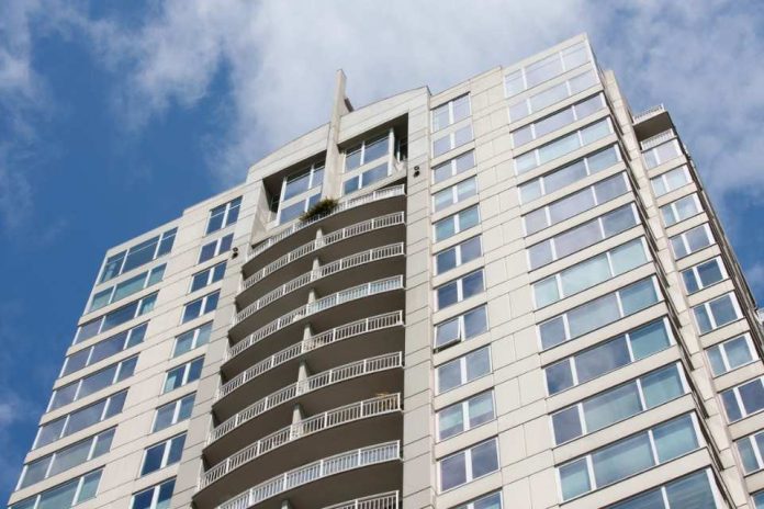 Ley Valentín impulsa revisión de normas para proteger la infancia en viviendas en altura