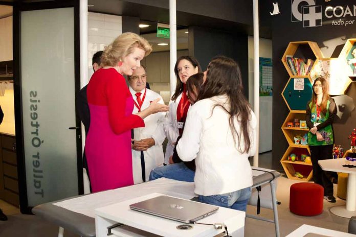 REINA DE LOS BELGAS REHABILITACIÓN INFANTIL