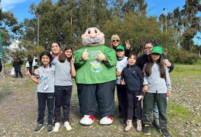SíMiPlaneta participa junto a voluntarios en limpieza del río Rapel: se retiraron más de 200 kilos de residuos