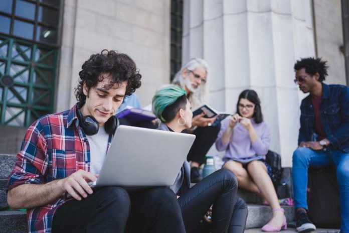 Universitarios colombianos muestran mayor resiliencia, bienestar psicológico y satisfacción familiar que los chilenos Universitarios colombianos muestran mayor resiliencia, bienestar psicológico y satisfacción familiar que los chilenos