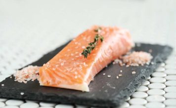 Alimentos que cuidan tu cerebro: por qué el salmón es un aliado clave Alimentos que cuidan tu cerebro: por qué el salmón es un aliado clave