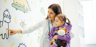 Dormir bien también ayuda a crecer: consejos de una endocrinóloga pediátrica para el desarrollo de niñas y niños
