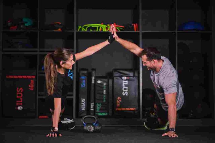 El gimnasio no solo sirve para entrenar el cuerpo sino también para hacer amistades