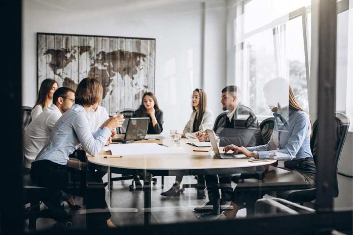 Falta de confianza y necesidad de control: el dilema del trabajo remoto