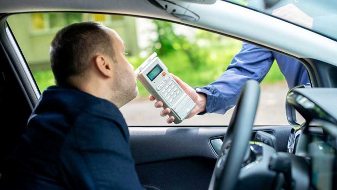 Conducción bajo sustancias: ¿qué sanciones enfrentan los conductores del transporte público? Conducción bajo sustancias: ¿qué sanciones enfrentan los conductores del transporte público?
