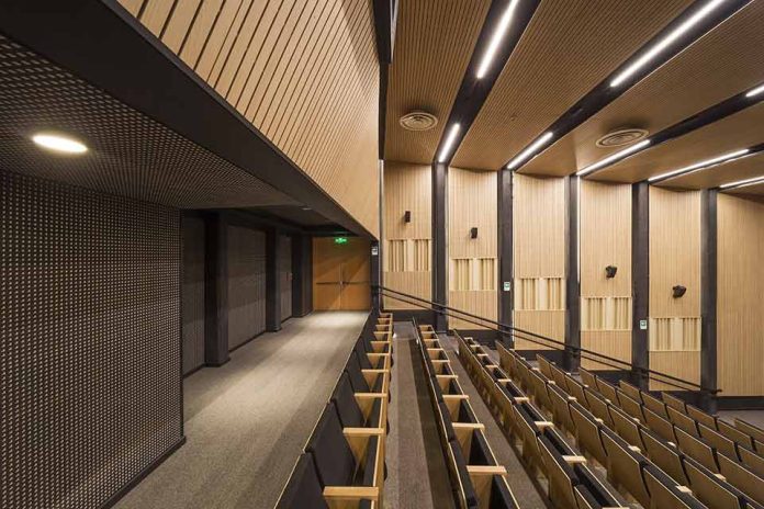 ¿Cómo pueden los espacios interiores protegernos del estrés urbano?