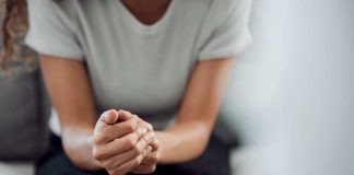 El Duelo: Psicóloga explica claves de cómo transitar la pérdida y cuidar el corazón emocional