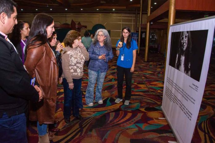 “Los Rostros de la Leucemia Mieloide Crónica”: la muestra fotográfica que rescata la realidad de los pacientes llega a Arica “Los Rostros de la Leucemia Mieloide Crónica”: la muestra fotográfica que rescata la realidad de los pacientes llega a Arica