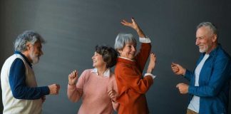 experta aconseja bailar para cuidar el corazón en la tercera edad