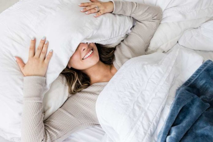 Cambio de hora y salud neuróloga explica cómo afecta el sueño y entrega claves para un buen descanso Cambio de hora y salud: neuróloga explica cómo afecta el sueño y entrega claves para un buen descanso
