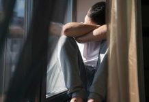 Conversar nos cuida: señales de alerta y recomendaciones en la prevención del suicidio Conversar nos cuida: señales de alerta y recomendaciones en la prevención del suicidio