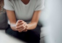 “Crisis de los 20”: Psicóloga analiza el fenómeno que afecta cada vez más a jóvenes en Chile y el mundo “Crisis de los 20”: Psicóloga analiza el fenómeno que afecta cada vez más a jóvenes en Chile y el mundo