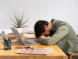 El 60% de los trabajadores duerme menos de 7 horas al día debido a las preocupaciones y el estrés El 60% de los trabajadores duerme menos de 7 horas al día debido a las preocupaciones y el estrés