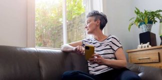 Estudio de Mayo Clinic revela causas ocultas de los infartos en adultos jóvenes, especialmente en mujeres
