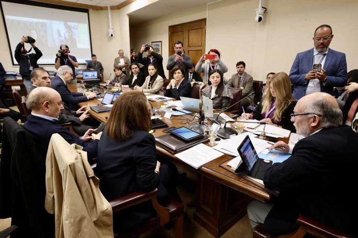 Proyecto de Ley de Eutanasia avanza en su tramitación legislativa tras aprobación de legislar en Comisión de Salud del Senado Proyecto de Ley de Eutanasia avanza en su tramitación legislativa tras aprobación de legislar en Comisión de Salud del Senado