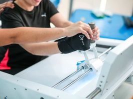 Rehabilitación motriz para el presente y futuro: invento chileno valida tecnología que multiplica la capacidad de los centros de salud