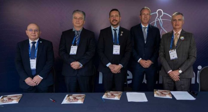 Sociedades médicas de Sudamérica firman acuerdo para enfrentar con urgencia la pandemia de la obesidad Sociedades médicas de Sudamérica firman acuerdo para enfrentar con urgencia la pandemia de la obesidad